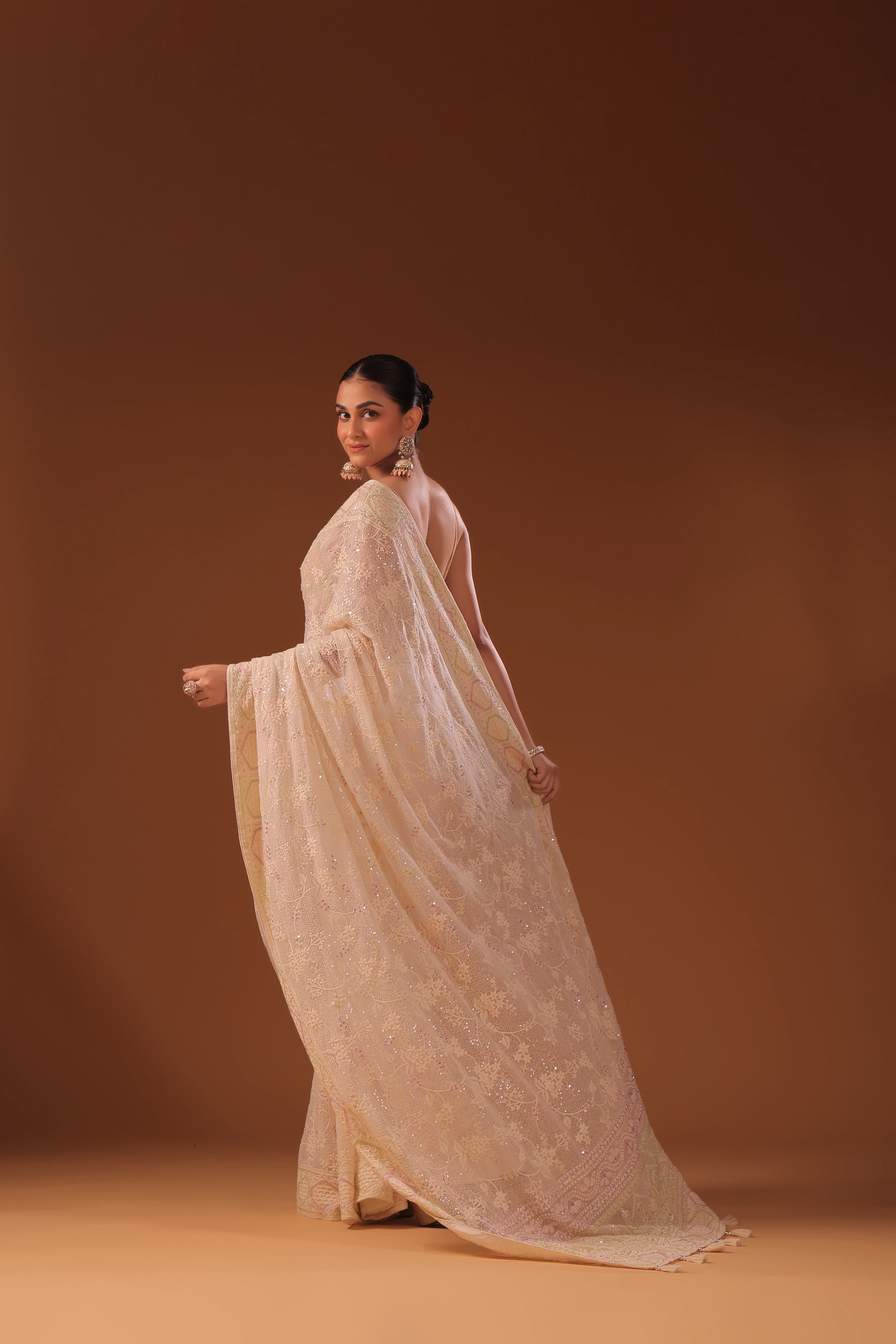 Chikankari Saree - Image 4